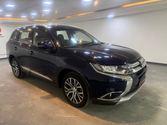 MITSUBISHI OUTLANDER 2.0 COMFORT 16V GASOLINA 4P AUTOMÁTICO MITSUBISHI OUTLANDER 2.0 COMFORT 16V GASOLINA 4P AUTOMÁTICO